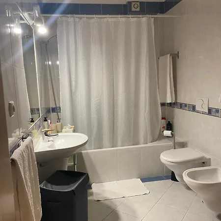 Near Faro's Airport Apartmán *