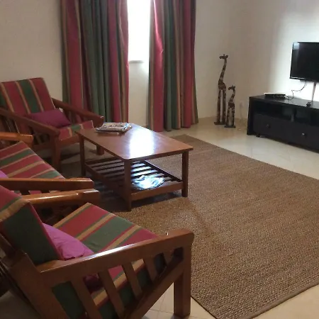 شقة Near Faro's Airport *